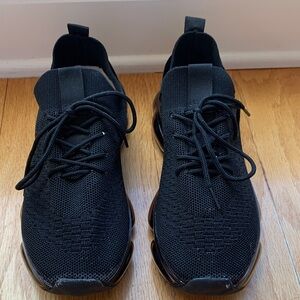 Women’s or Men’s Unisex Black Air-Cushioned Sneakers Size 11 Slip Ons